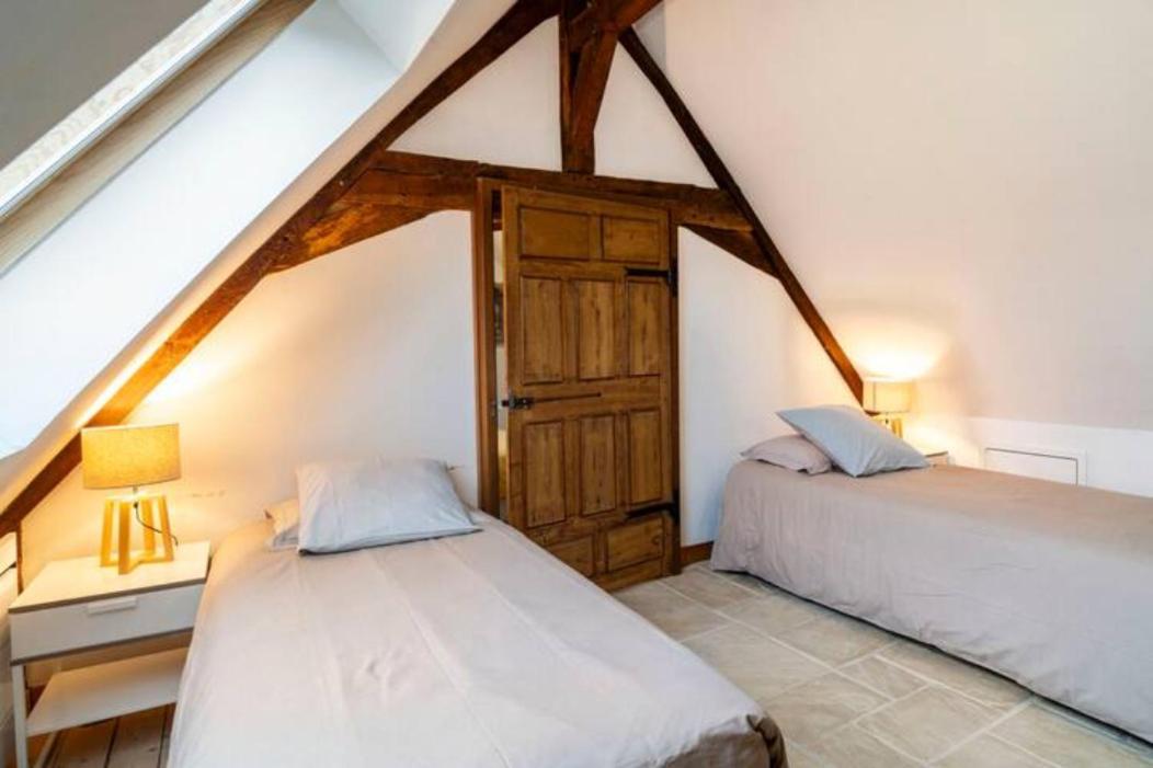 Villa Republique Normandie Caen Zimmer foto